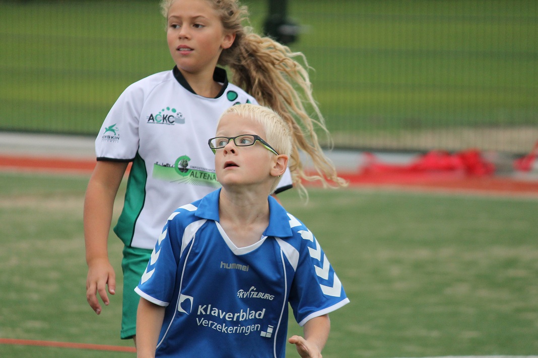 Oefenwedstrijd E2 Almkerk 052.JPG